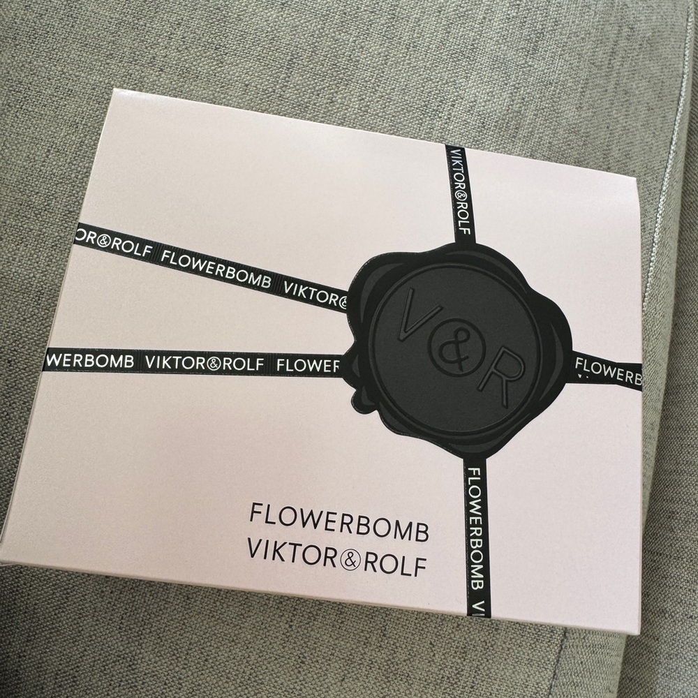 Viktor & Rolf 4 sample set EDP Travel flowerbomb extreme ruby orchid tiger lily